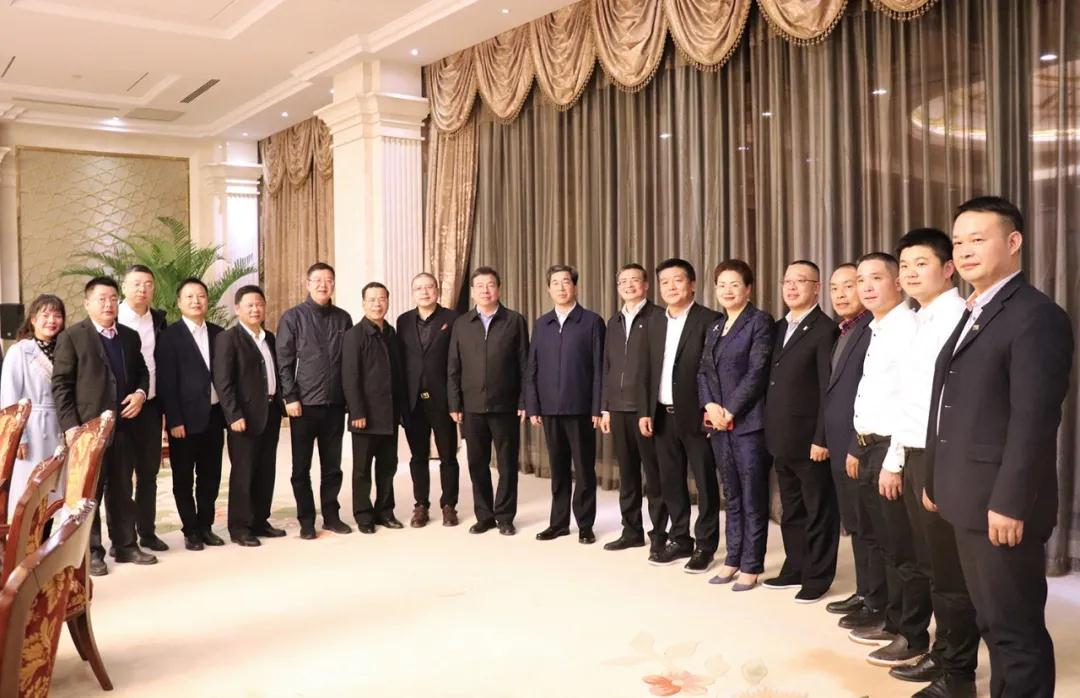 寧夏回族自治區(qū)黨委書記、人大常委會主任陳潤兒親切會見湖南民營企業(yè)代表團