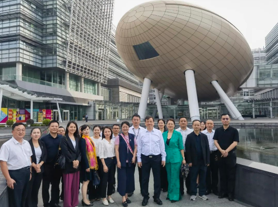 湖南省政協(xié)副主席、省工商聯(lián)主席張健率省赴港經(jīng)貿(mào)團(tuán)組參加2023年香港國(guó)際茶葉及美食博覽會(huì)